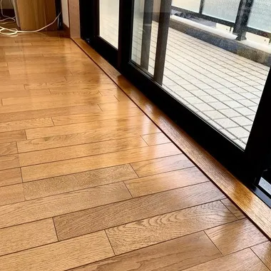 フローリングの日焼けを補修 (リペア) で綺麗に仕上げました。